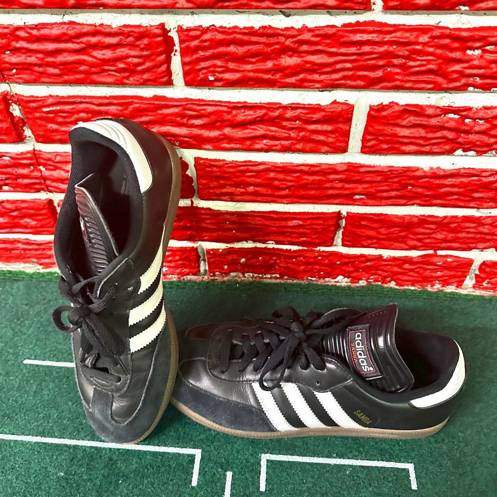 Black leather Samba Classic Low-Top Sneakers